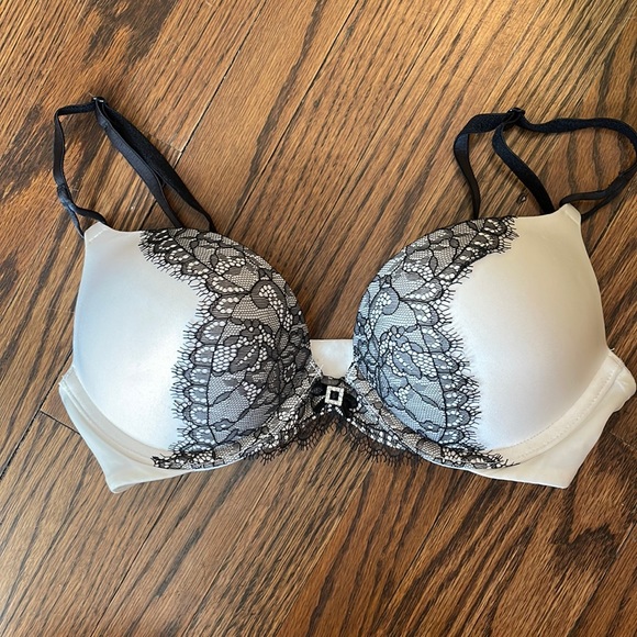Victoria’s Secret Miraculous Plunge Double Push Up Bra Black & White Lace - Picture 1 of 5
